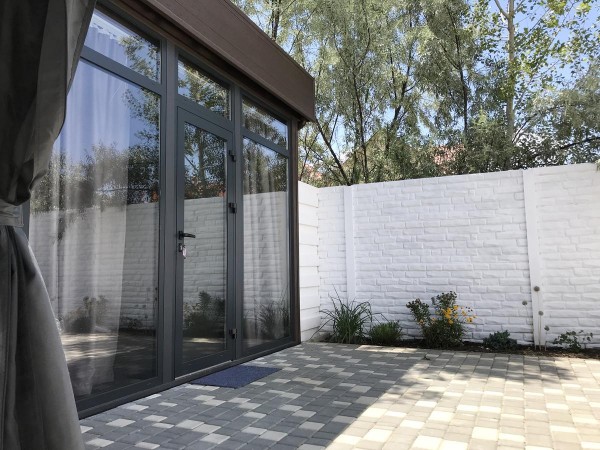 E F Summer House Zatoka