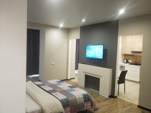  До послуг гостей сад, бар, загальний лаундж і безкоштовний Wi-Fi. У розпорядженні гостей цілодобова стійка реєстрації, загаль