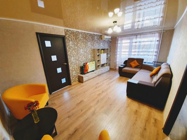 sunny apartment @ 173 KV