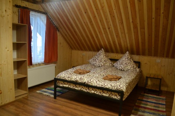 Online booking is not possible, because the owner of the base did not provide the necessary information, contact the Lookfor website manager 380938856096 Sadiba Oprishk Apartments complex is located 45 km from Hoverla Mountain. It features a shared lounge