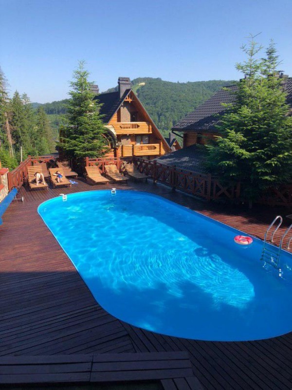 Комплекс «Шале Млин» розташований в Мигово. До послуг гостей сад, хаммам, сауна, безкоштовний Wi-Fi і парковка на території. Д