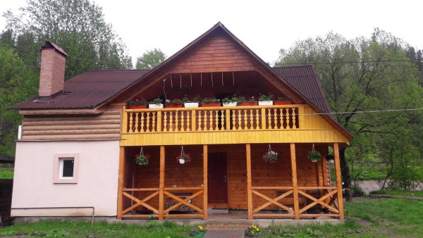 Лодж Котедж Компанійський