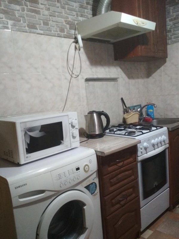 Етот еко-готель з дерев'яним оформленням знаходиться в селищі Микуличин, всього в 20 метрах від берега мальовничої річки Прут.