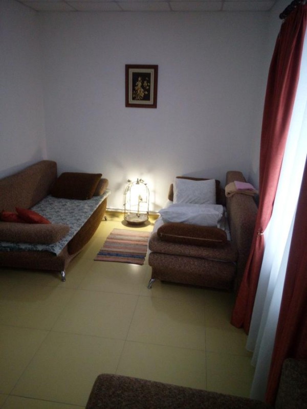 Отель Якір з баром розташований на березі моря в Нікополі. У розпорядженні гостей ресторан, цілодобова стійка реєстрації та бе