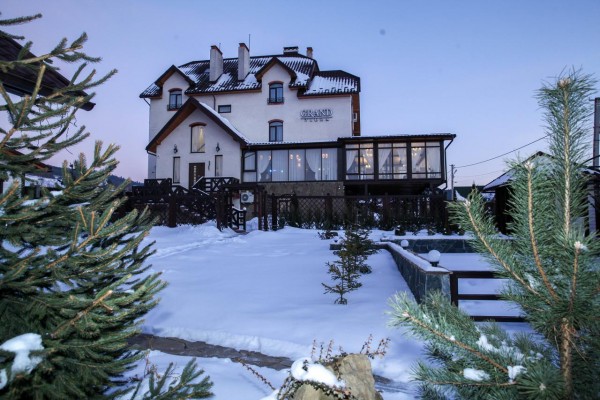 Hot sales in Skhidnytsia! Mini-hotel Villa Grand is located in the village of Skhidnytsya, in the 