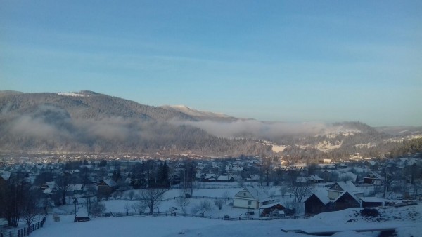 Одін з кращих варіантів, обраних нами в місті Мікулічін.Лодж «Садиба Гуцульська пісня» розташований в селищі Микуличин. До пос