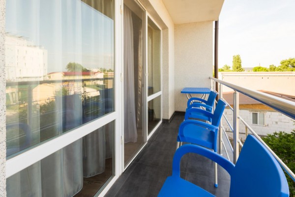 Online booking is not possible, as the owner of the database did not provide the necessary information, contact the Lookfor website manager 380938856096 Aleksandr Resort Hotel is located in the village of Zatoka. All rooms have a kitchenette, flat-screen 