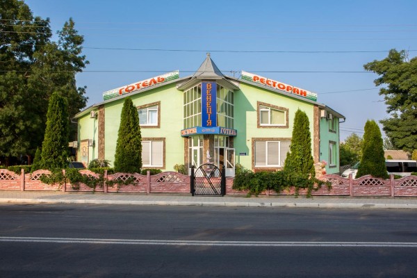 Отель RGK Baron Gartenberg з баром розташований в місті Чернівці. До послуг гостей ресторан, цілодобова стійка реєстрації та б