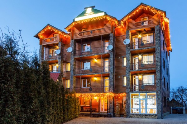 Hot sales in Yaremche! Offering a pizzeria restaurant and a bar, Makovytsya Hotel is located in Yarem