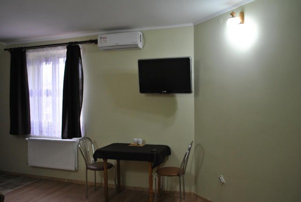 Хостел Panoramic розташований в місті Хуст. Серед інших зручностей - загальна кухня, загальний лаундж і безкоштовний Wi-Fi на 