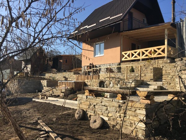 E F Guest house Beehive