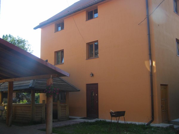 Online booking is not possible, because the owner of the base did not provide the necessary information, please contact the Lookfor website manager 380938856096Mandrivny Guest House is located in the Carpathians, 100 meters from the nearest ski lift in th