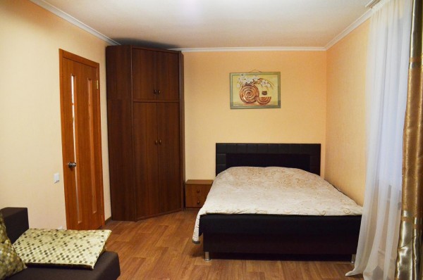 пр-т Кірова (О.Поля) 129