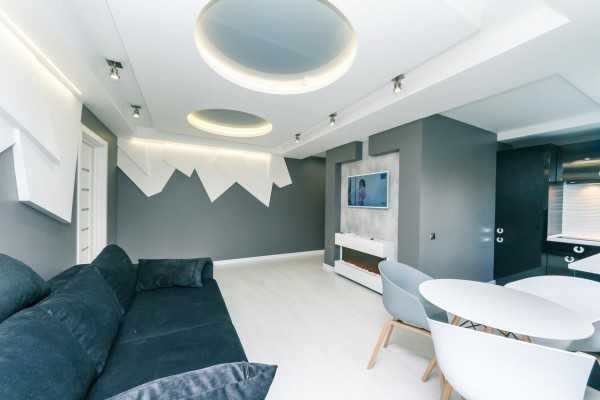 F / A Люксрент Апартаменти на Л.Украікі