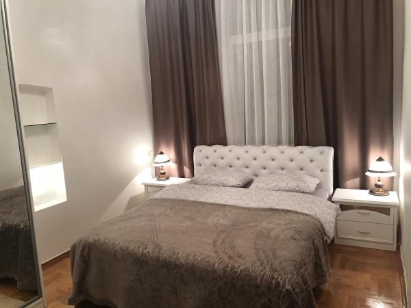 Slava Park Apartment