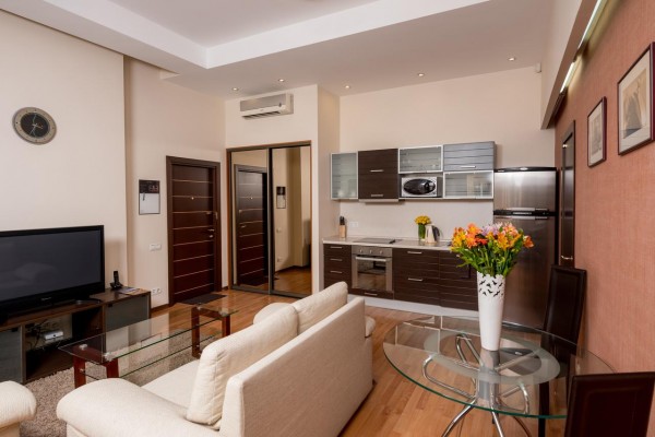 F -E C Центр міста Сенатор