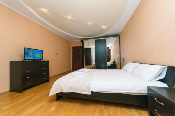 View apartments near the metro Goloseevskaya.