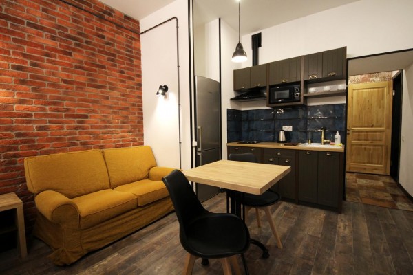 F /A Loft Apartments on Desyatynnyi Ln