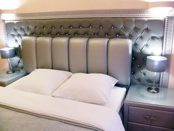 Апартаменти Kievhall розташовані в Печерському районі Києва, в 1,3 км від Олімпійського стадіону, в 1,9 км від Володимирського