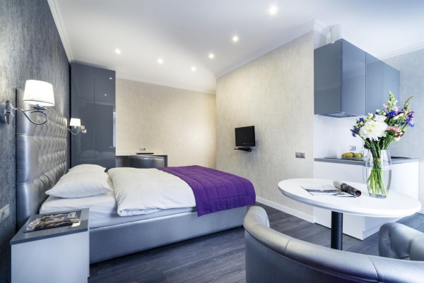 F /A Flatlux Apartments