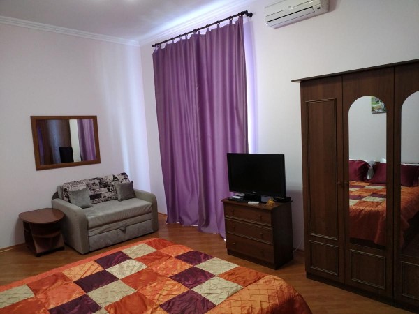 Khreschatyk HomeKhreschatyk Home