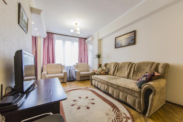 Cozy 2-room apartment in city center near Khreschatyk