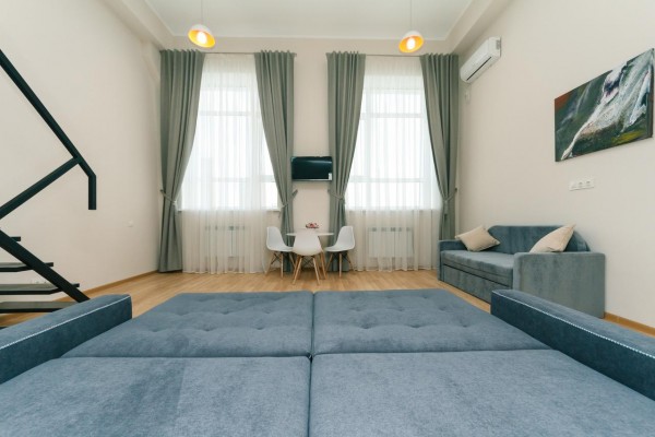  The NEST by Innkiev apart-hotel is located in Kiev, 7 km from the State Aviation Museum and St. C