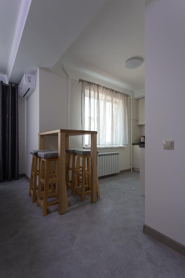 Hot sales in Kiev! Apartments on Pobedy Avenue 20 are located in the Shevchenko district of Kiev. 