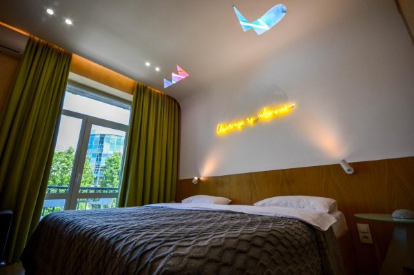 Kyiv Lesi Blvd Envoy Studio