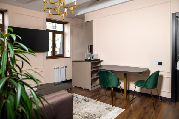 Online booking is not possible, because the owner of the database did not provide the necessary information, please contact the Lookfor website manager 380938856096One of our top picks in Kiev.De Paris Apartment with free Wi-Fi is located in Kiev, 4.1 km 