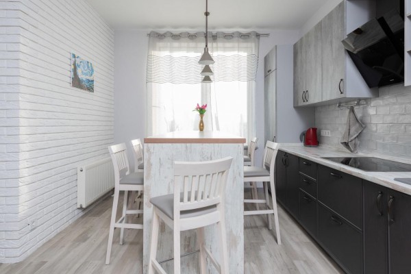 F / A Стильна 4-х кімнатна квартира з кухнею студією