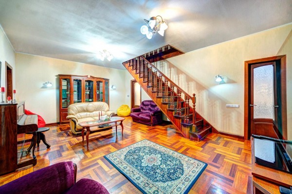 Одін з кращих варіантів, обраних нами в місті Кіев.Комплекс апартаментів «Поруч з Маріїнським парком» розташований в Печерсько