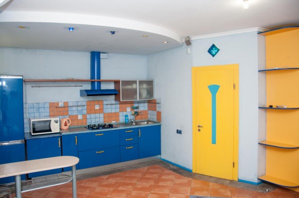 Online booking is not possible, because the owner of the database did not provide the necessary information, please contact the Lookfor website manager 380938856096Kostyantninovskaya Apartments are located in Kiev, 2.9 km from St. Michael's Golden-Domed M