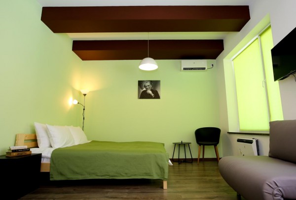 F / a book apartments podil