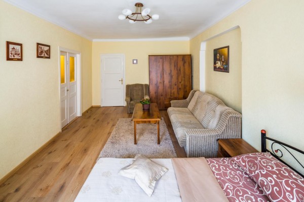 Квартира Краківська 15