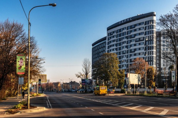 F / a aparts міста