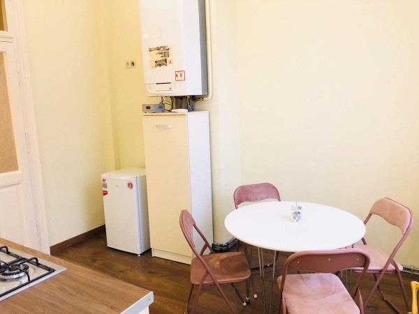 F / a Квартира на Леонтовича