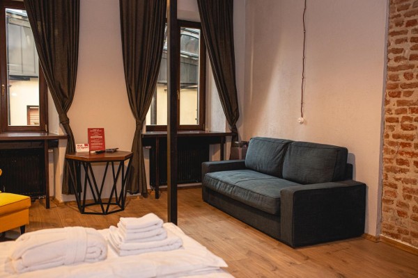 F / a apartments Justlvivit на площі Ринок