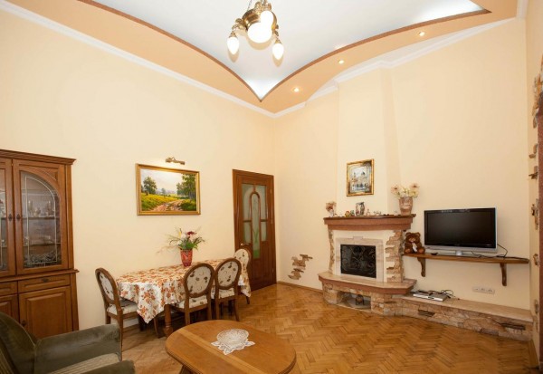 Листопад квартир