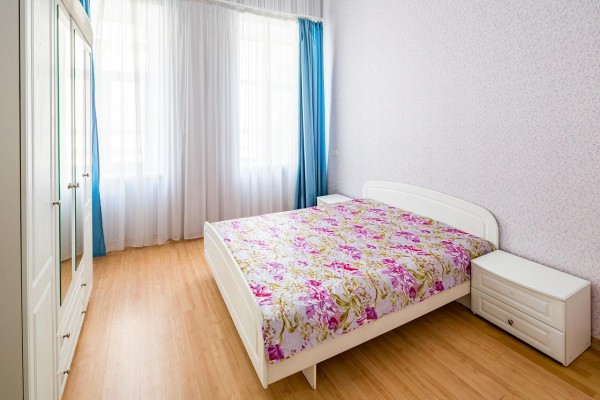 Апартаменты Рогатинцев 24