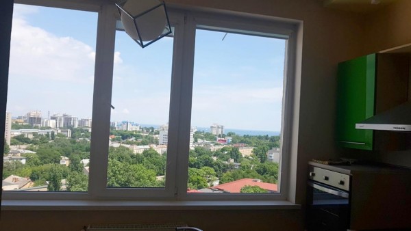 Красива квартира біля моря