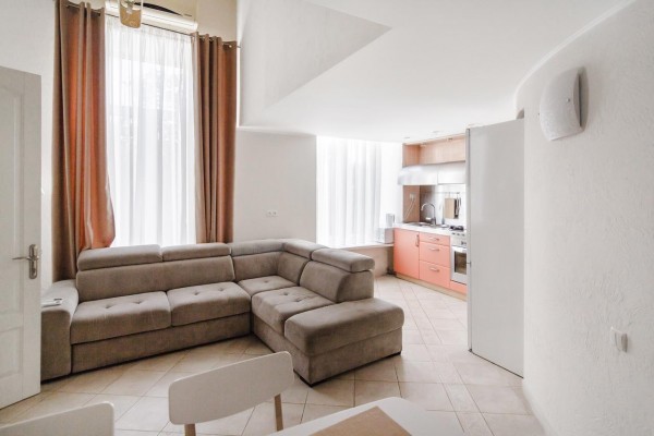 Дерибасівська квартира з спа-ванною