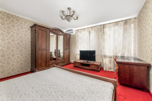 Vip 5-room Apartment