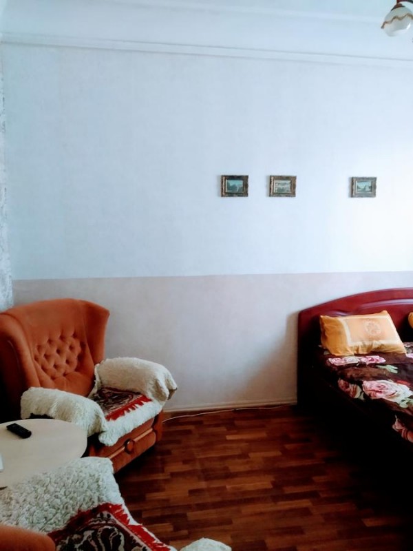 Apartment near the sea and railway land