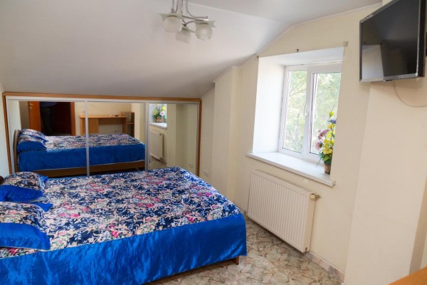 Двухуравневая 4-ох кімнатна в центрі, поруч Дерибасівська і пляжі Ланжерона