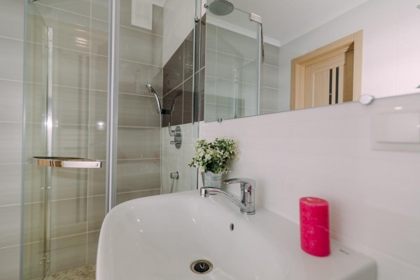 улица Харьковская, Люкс