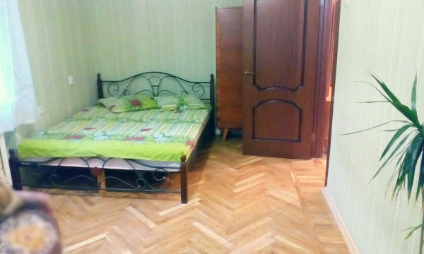 18 вулиця Сергія Єсеніна