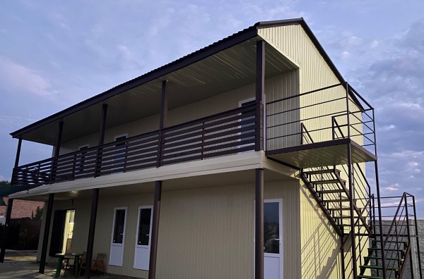 Гостьовий будинок "Лека"